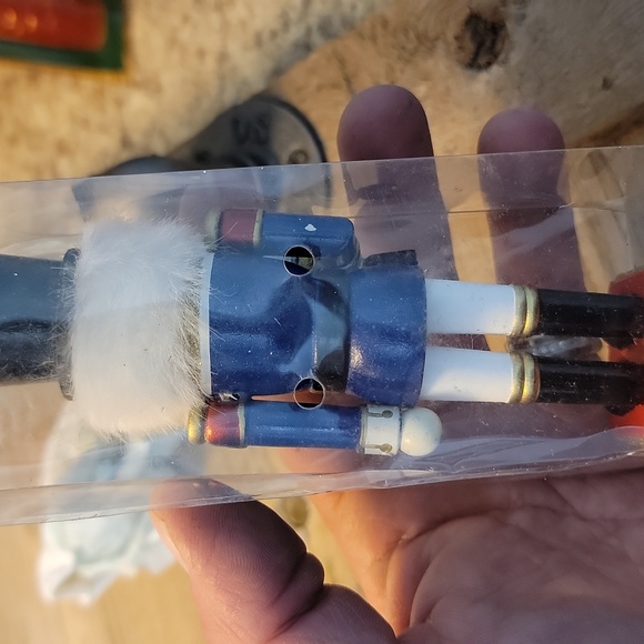 NUTCRACKER! - Picture 2 of 3